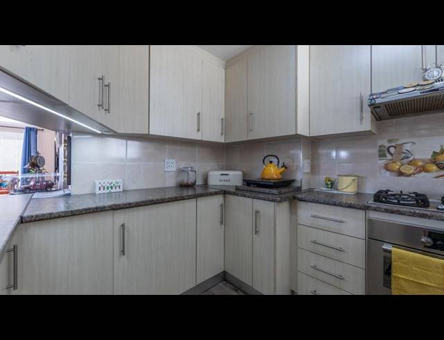3 BEDROOM APARTMENT FOR SALE IN VAN RIEBEECKSTRAND